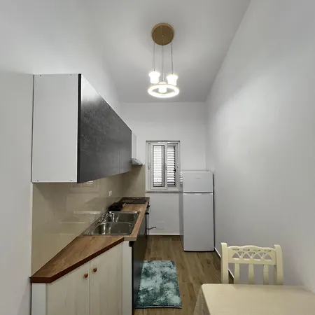 Hilltop Apartmán Fier