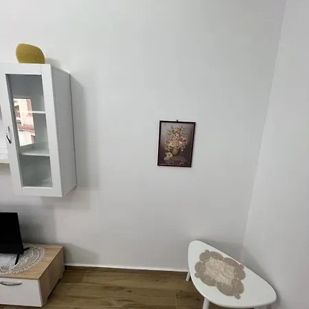 Hilltop Apartmán Fier