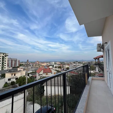 Hilltop Apartment *