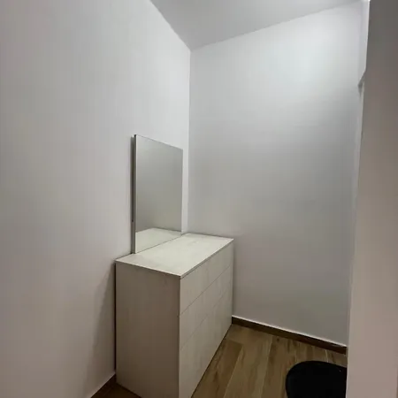 Hilltop Apartment *